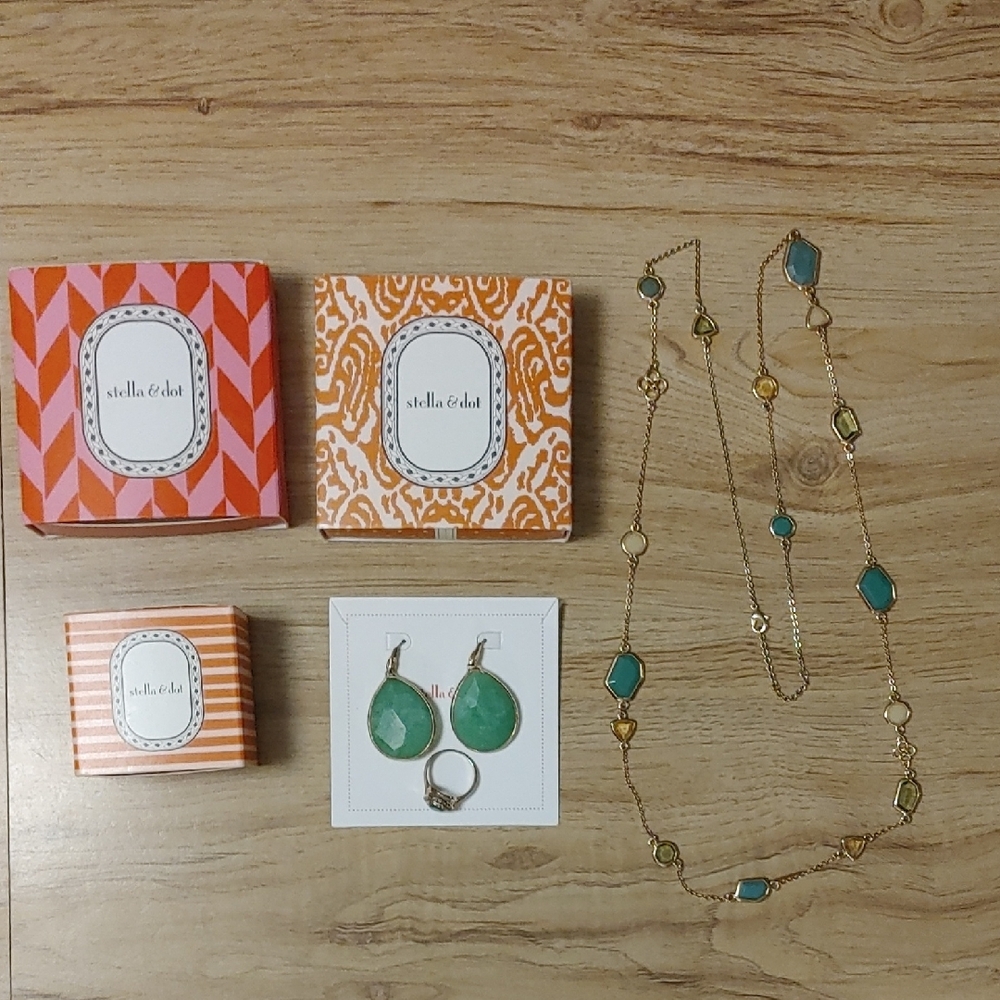 Stella & Dot Green and Gold Jewlery set